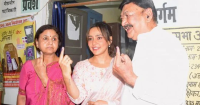 Congress candidate Ajeet Sharma and his daughter, and Bollywood actress Neha Sharma, used their voting rights in Bhagalpur.