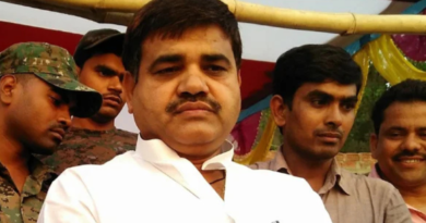 RJD asked PM Narendra Modi to define dynastic politics in a Jamui rally.