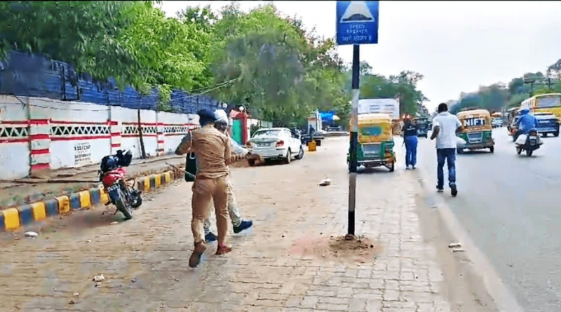 Lathi Change on the Guest teachers in Patna Bihar