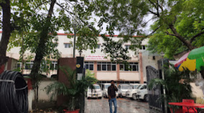 NEET exam candidates reached Patna EOU office