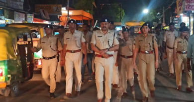 Patna police doing flag march on MUharram.