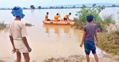Around fifty villagerstrapped in the middle of Son River.