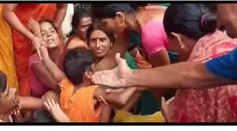 Seven persons died fiver others were injured due to stampede in Jehanabad.