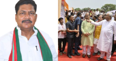 Sudama Prasad alleged CM security commandos mistreated him.