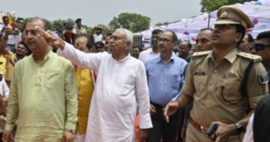 Nitish Kumar inspected an under-construction medical college in Arrah.