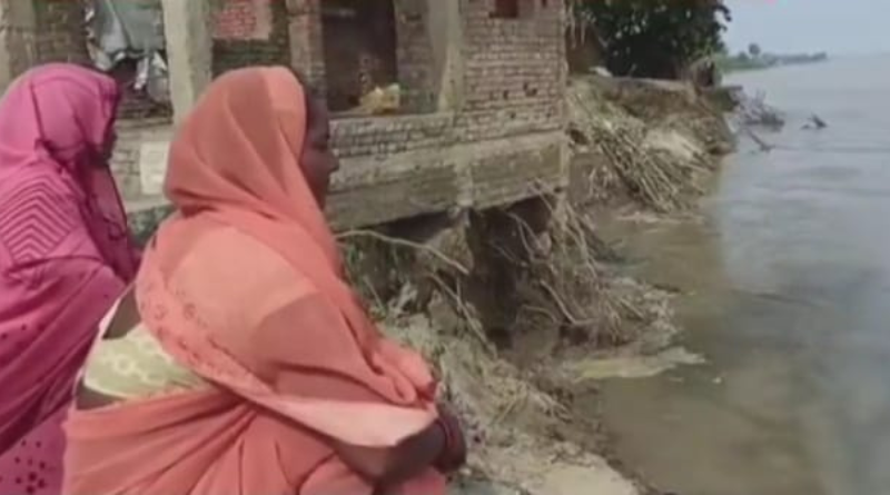 Villagers of Saharsa, Gopalganj and Bhagalpur lost their houses due to soil erosion.