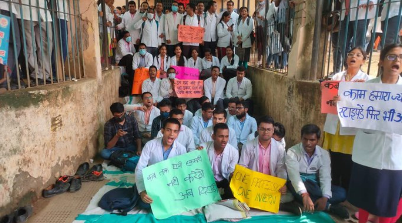 Doctors of medical colleges in Bihar went on a one-day strike.