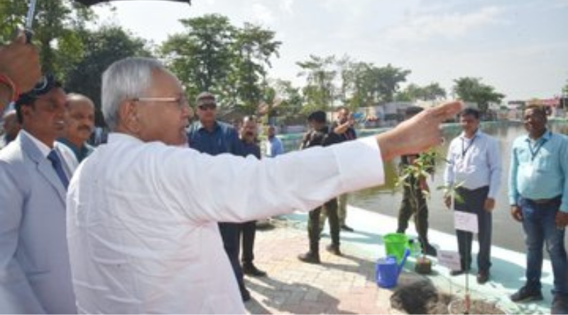 Chief Minister Nitish Kumar inspected 109 Chhath Ghats and ensured facilities for devotees.