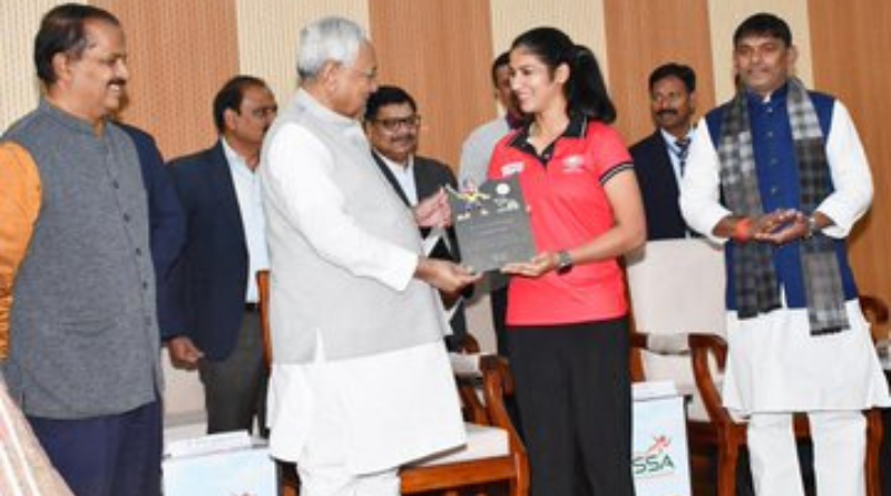 Nitish Kumar awarded Rs. 10 lakh each to the Indian Women’s Hockey Team.