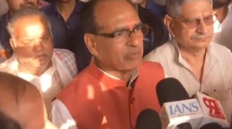 Shivraj Singh Chouhan lauds Bihar’s rural development and announced 15 Lakh new homes for the poor.