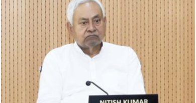 CM Nitish Kumar’s on-stage antics in Darbhanga leave the crowd in splits.