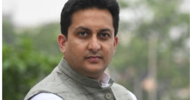 BJP’s Rituraj Sinha criticized Tejashwi Yadav over his 100% domicile policy remarks.