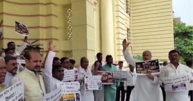 Congress, Left leaders created a ruckus outside the Bihar Assembly on day-1 of the monsoon session.