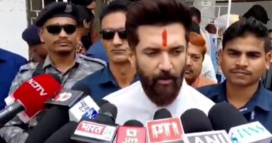 Chirag Paswan dares Tejashwi to boycott elections, slams RJD-Congress alliance.