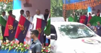 CM Nitish Kumar flags off 71 new police vehicles to boost traffic management in Bihar.