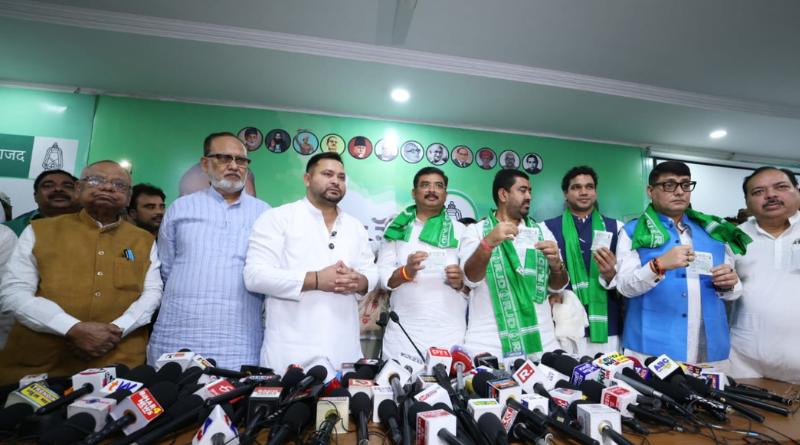 Tejashwi Yadav claimed this is Nitish Kumar’s last election, and 4 JDU leaders joined the RJD.