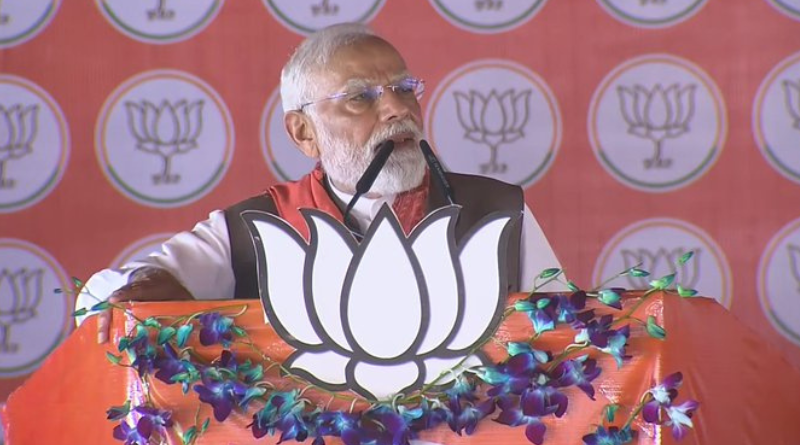 PM Narendra Modi criticized the RJD-led Mahagathbandhan in Begusarai, saying Jungle Raj locked Bihar’s future.