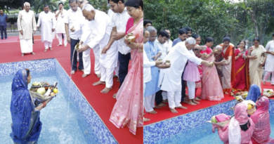Devotees across Bihar offer Aragya to the setting Sun on the third day of Chhath Mahaparv.