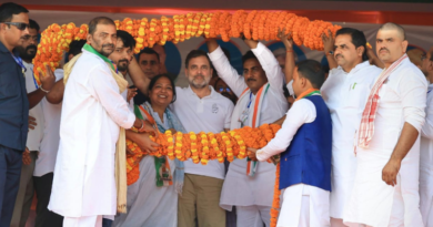 Rahul Gandhi leveled a vote theft allegation against PM Modi in the Banka rally.