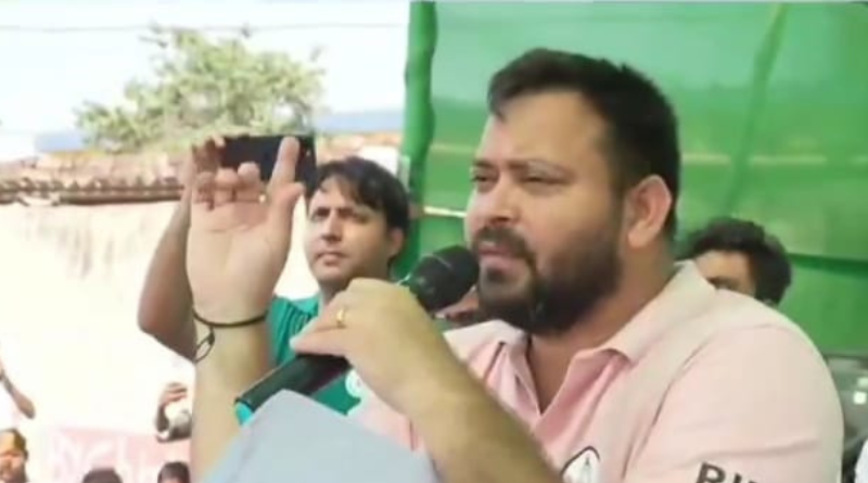 Tejashwi Yadav celebrates birthday on Karakat stage, promises “Mai Behan Maan Yojana” benefits if votes to power.