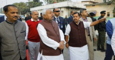 Nitish Kumar inspected the Mandiri drain project, instructed officials to expedite work.