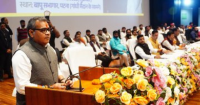 LJP’s 25th foundation day was celebrated by its two factions, LJPRV and RLJP, in Patna and Hajipur, respectively.