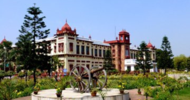 Patna, dressed in festive splendour ahead of Christmas and New Year, Security tightened across the city.