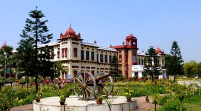 Patna, dressed in festive splendour ahead of Christmas and New Year, Security tightened across the city.
