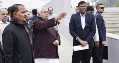 CM Nitish Kumar inspects the Dr. APJ Abdul Kalam Science Centre in Patna.