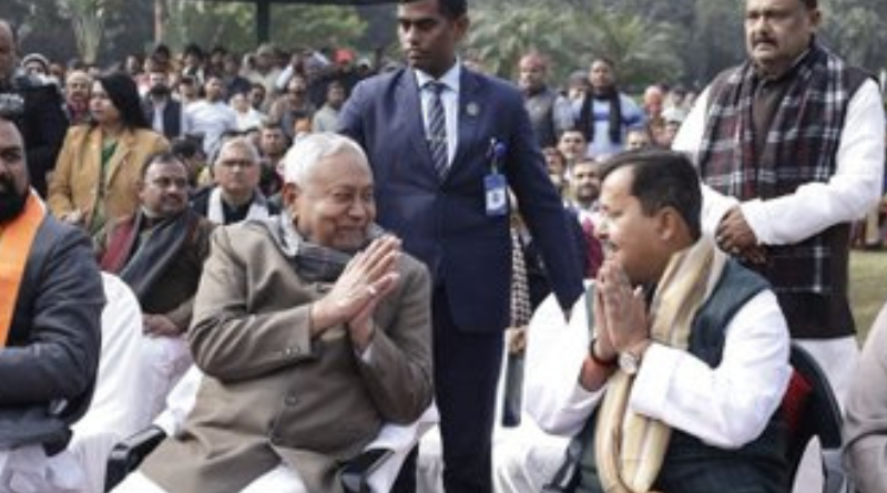 Nitish Kumar pays tribute to BJP leader Naveen Kishore Prasad Sinha on his 20th death anniversary.