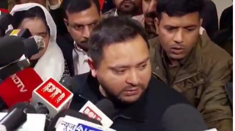 Tejashwi Yadav returns to Patna, alleges machinery won, people lost in Bihar election 2025.