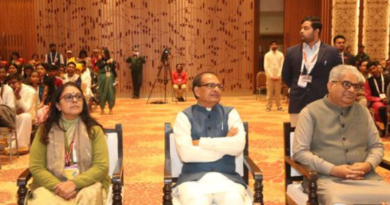 Shivraj Singh Chouhan interacts with young leaders at the Viksit Bharat Young Leaders Dialogue 2026 pre-event.