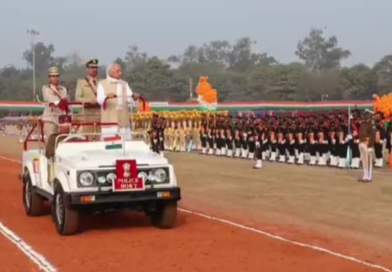 Governor Arif Mohammad Khan takes the salute at the grand 77th Republic Day parade at Gandhi Maidan, Patna.
