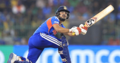 Nitish Kumar congratulates Ishan Kishan for a match-winning knock against Pakistan in the T20 World Cup.