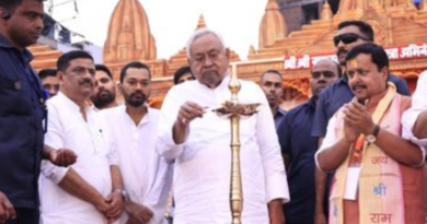 Ram Navami was celebrated in Patna with great enthusiasm. Nitish Kumar and his son, Nishant Kumar, were present.