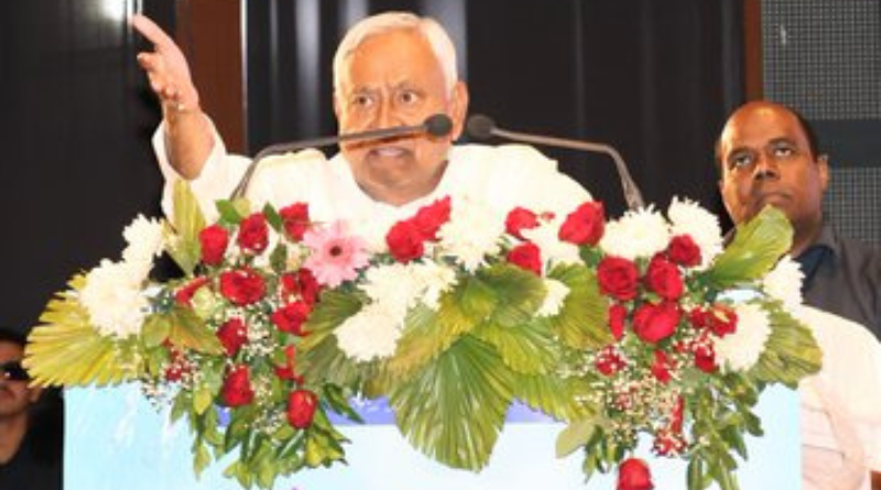 Nitish Kumar inspected various projects in Patna and asked officials to expedite works.