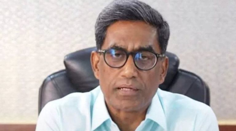 Pratyaya Amrit directed officials to speed up the Farmer Registry campaign in a mission mode in Bihar.