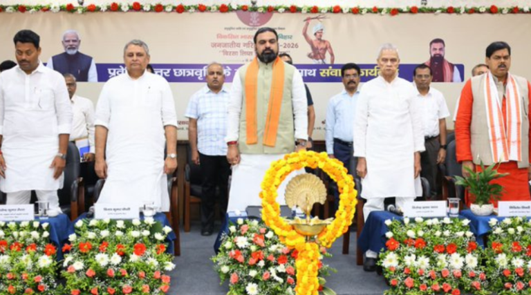 Bihar CM Samrat Choudhary interacts with scholarship beneficiaries at Janjatiya Garima Utsav 2026 in Patna.