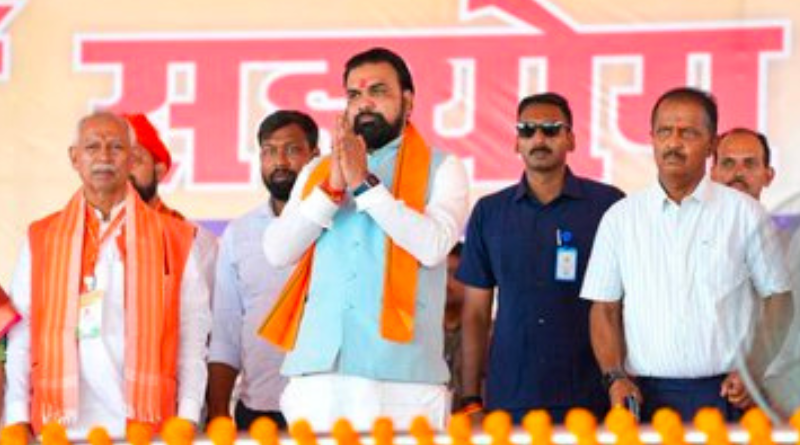 CM Samrat Choudhary reviews welfare schemes at Sahyog Shivir in Siwan and Kaimur.