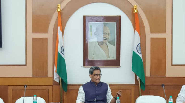Chief Secretary Pratyaya Amrit reviews key public welfare schemes, sets June 15 deadline for repair of defunct hand pumps across Bihar