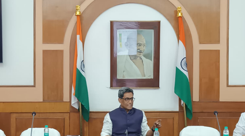 Chief Secretary Pratyaya Amrit reviews key public welfare schemes, sets June 15 deadline for repair of defunct hand pumps across Bihar