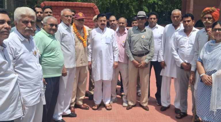 Rao Narbir Singh pays tribute to Kargil heroes on Kargil Vijay Diwas.